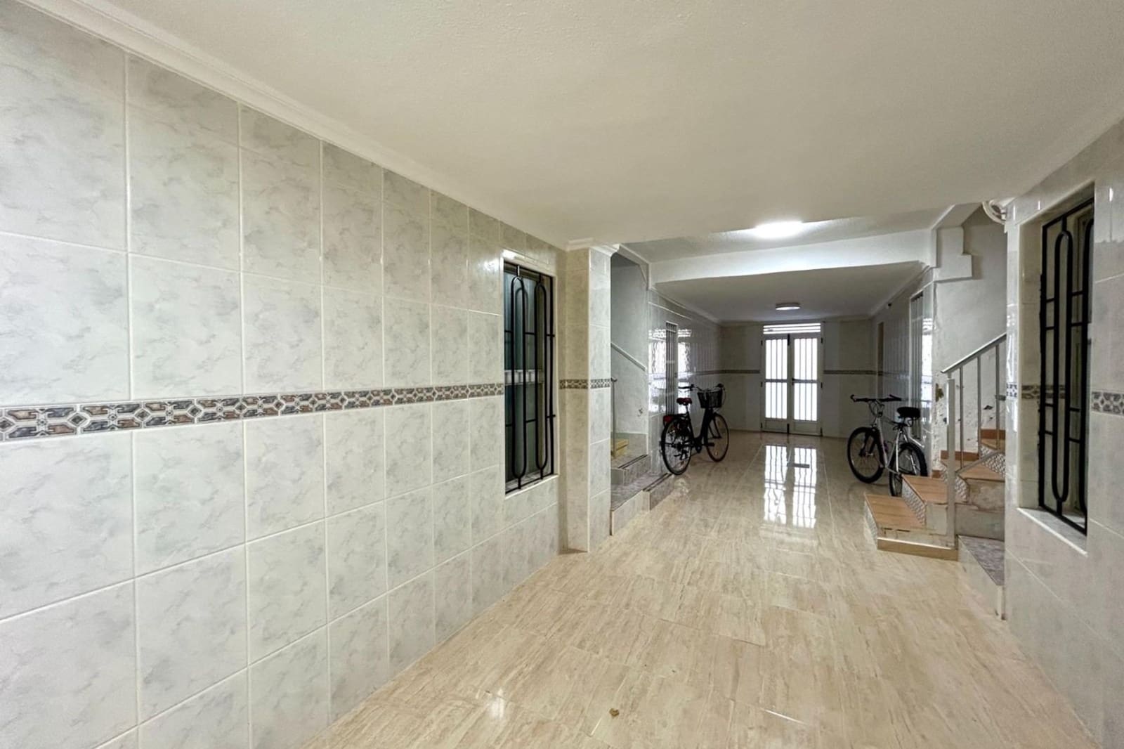 2 bedroom Apartment for sale in Torre de la Horadada - € 145,000 (Ref: 9828016)