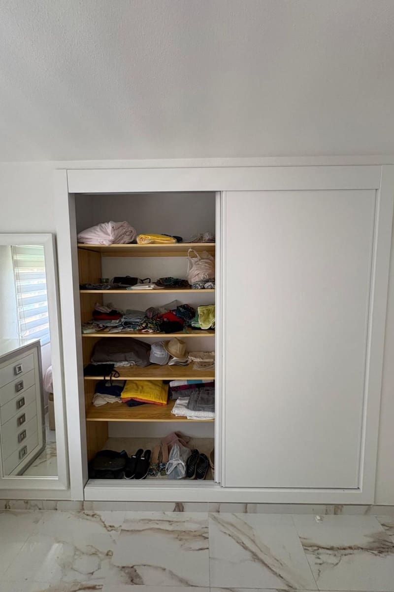 Apartamento de 2 habitaciones en Torrevieja en venta con piscina - 181.000 € (Ref: 9830275)