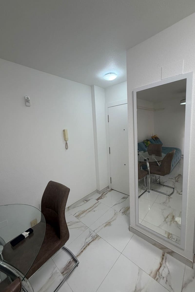 Apartamento de 2 habitaciones en Torrevieja en venta con piscina - 181.000 € (Ref: 9830275)