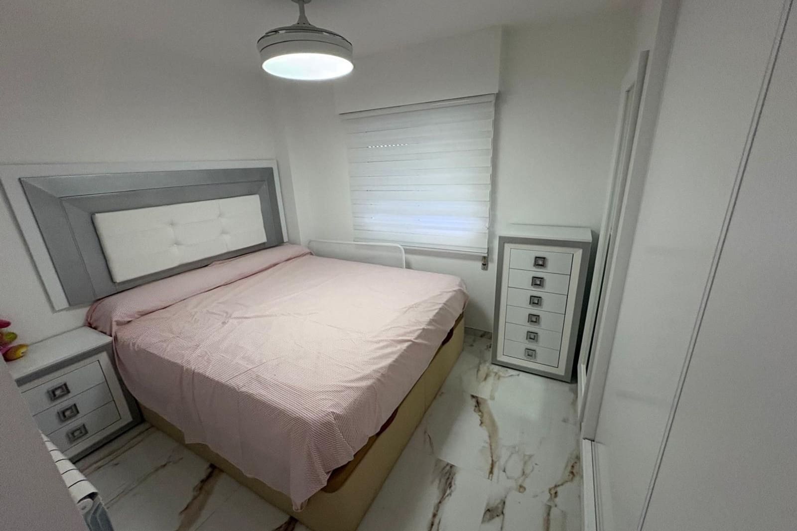 Apartamento de 2 habitaciones en Torrevieja en venta con piscina - 181.000 € (Ref: 9830275)
