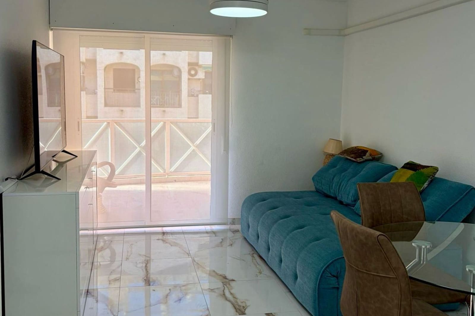 Apartamento de 2 habitaciones en Torrevieja en venta con piscina - 181.000 € (Ref: 9830275)