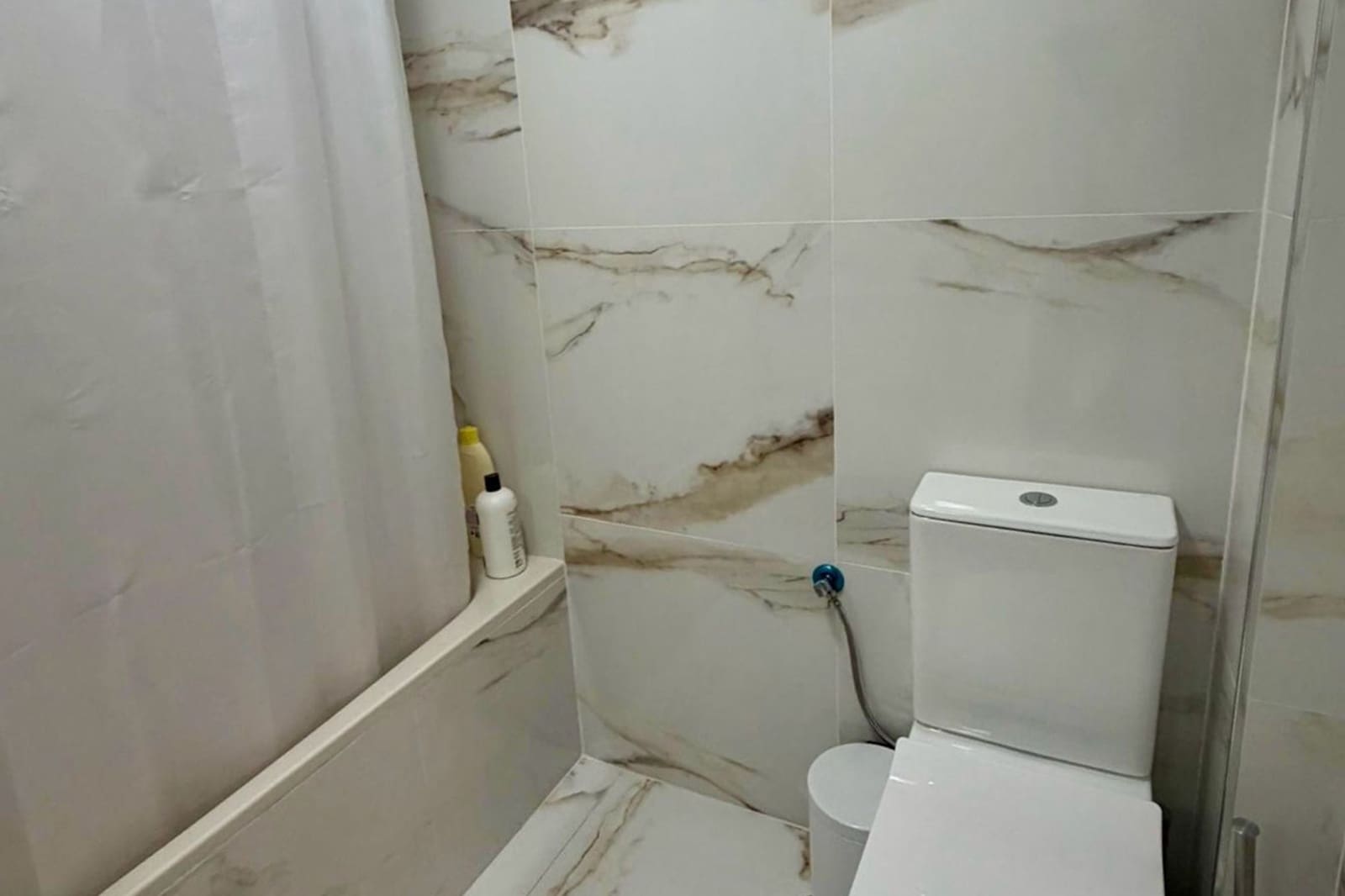Apartamento de 2 habitaciones en Torrevieja en venta con piscina - 181.000 € (Ref: 9830275)