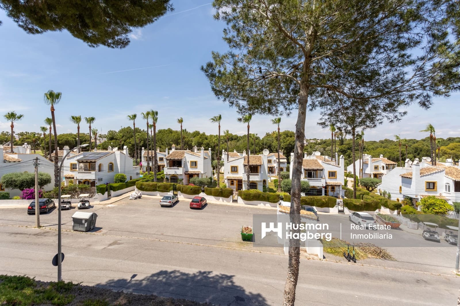 4 bedroom Villa for sale in Villamartin with pool - € 750,000 (Ref: 9839832)