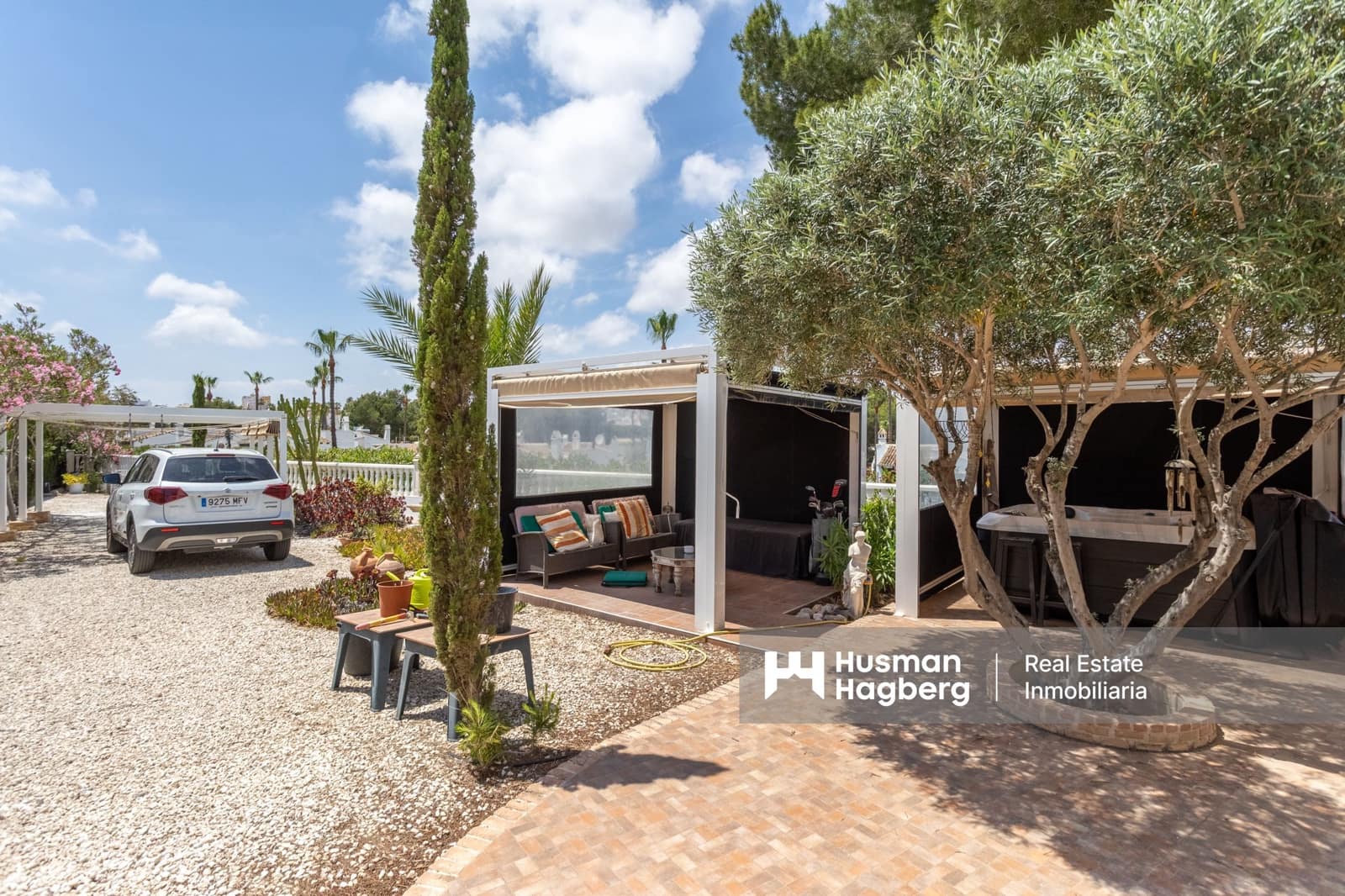 4 bedroom Villa for sale in Villamartin with pool - € 750,000 (Ref: 9839832)