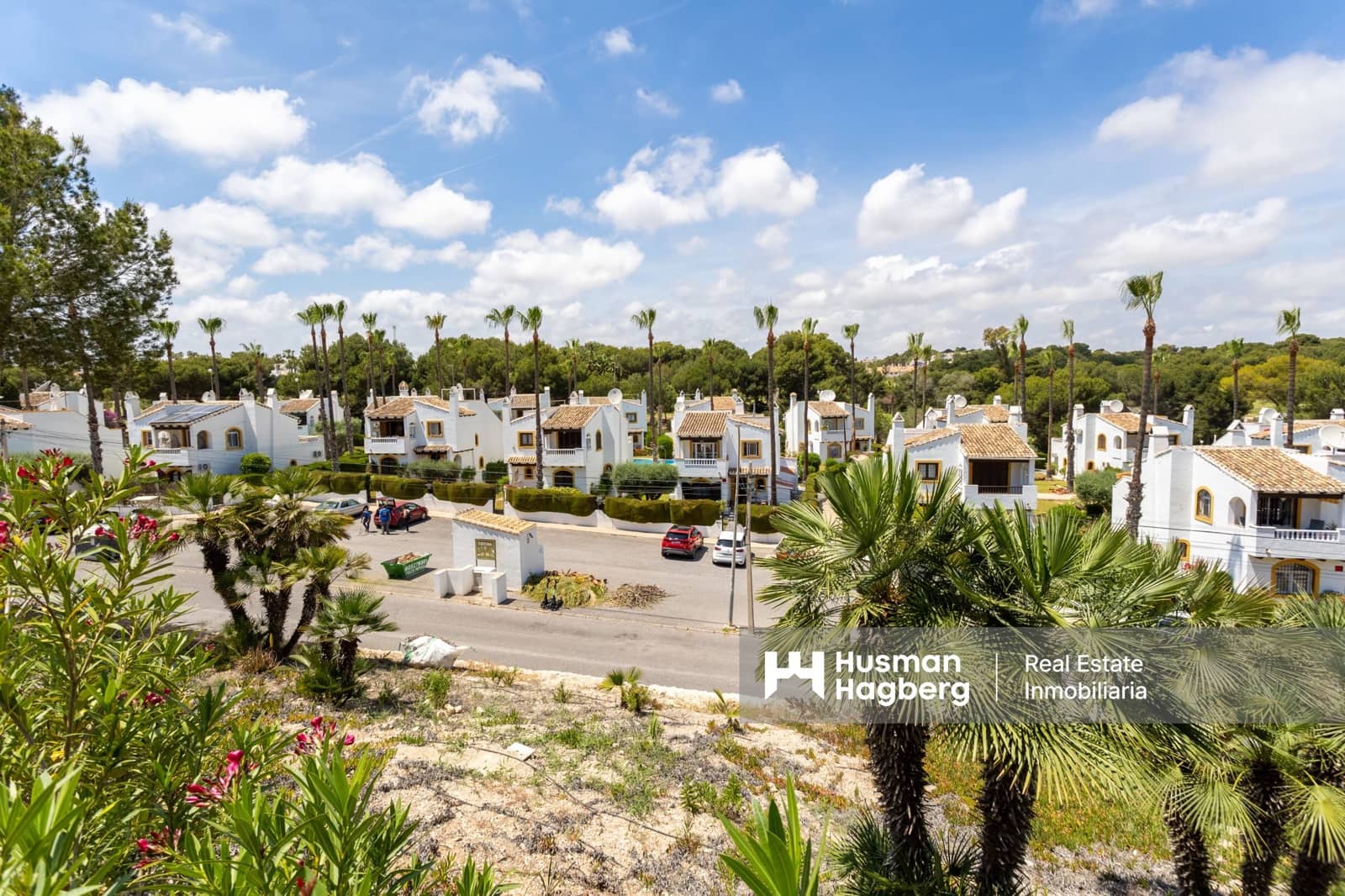 4 bedroom Villa for sale in Villamartin with pool - € 750,000 (Ref: 9839832)