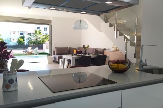 3 soverom Villa til salgs i Villamartin, Orihuela med svømmebasseng - € 669 900 (Ref: 9839835)