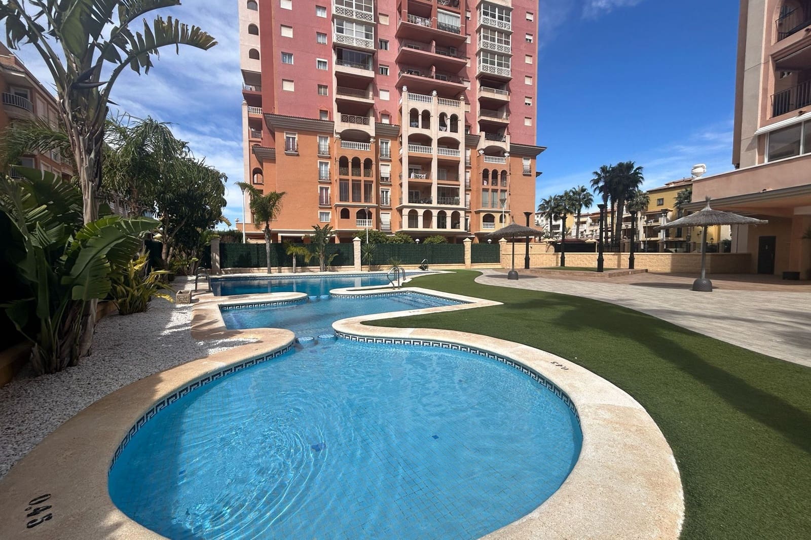 3 chambre Appartement à vendre à Torrevieja avec piscine - 360 000 € (Ref: 9843878)