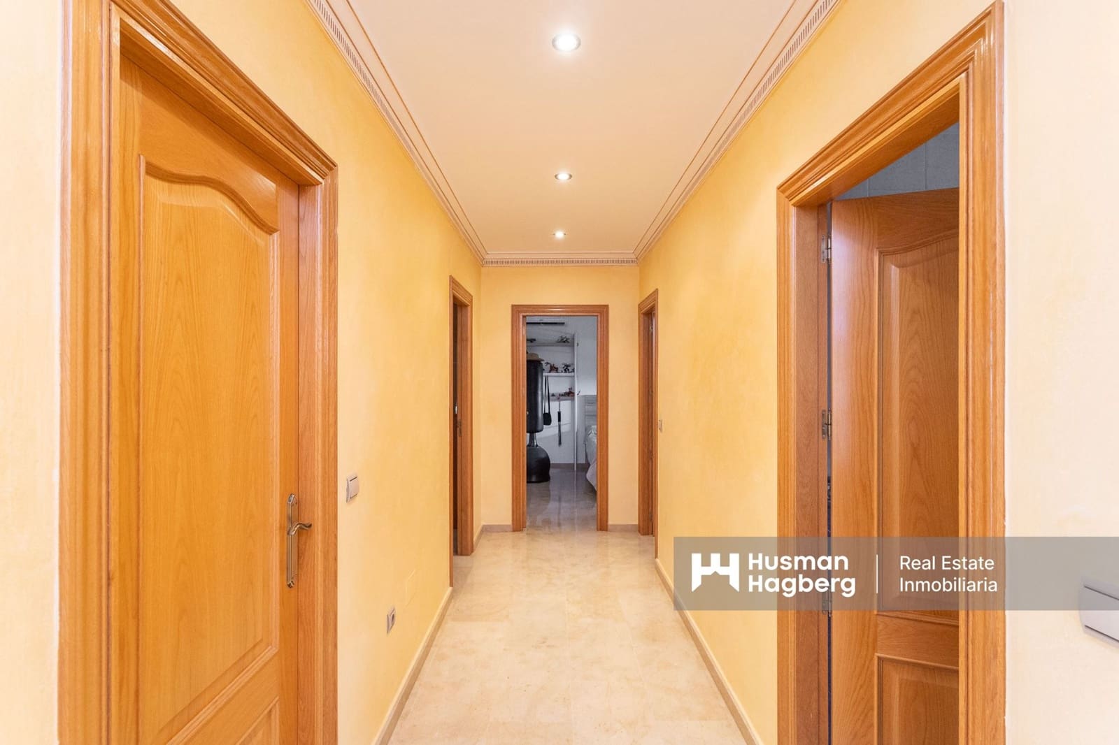 4 bedroom Villa for sale in Bigastro with pool - € 499,000 (Ref: 9849840)