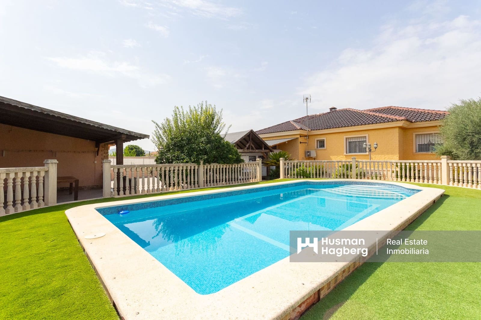 4 bedroom Villa for sale in Bigastro with pool - € 499,000 (Ref: 9849840)