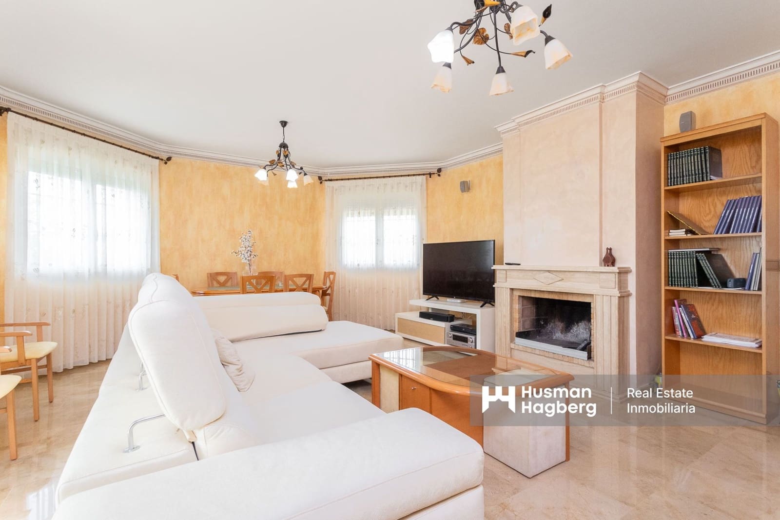 4 bedroom Villa for sale in Bigastro with pool - € 499,000 (Ref: 9849840)