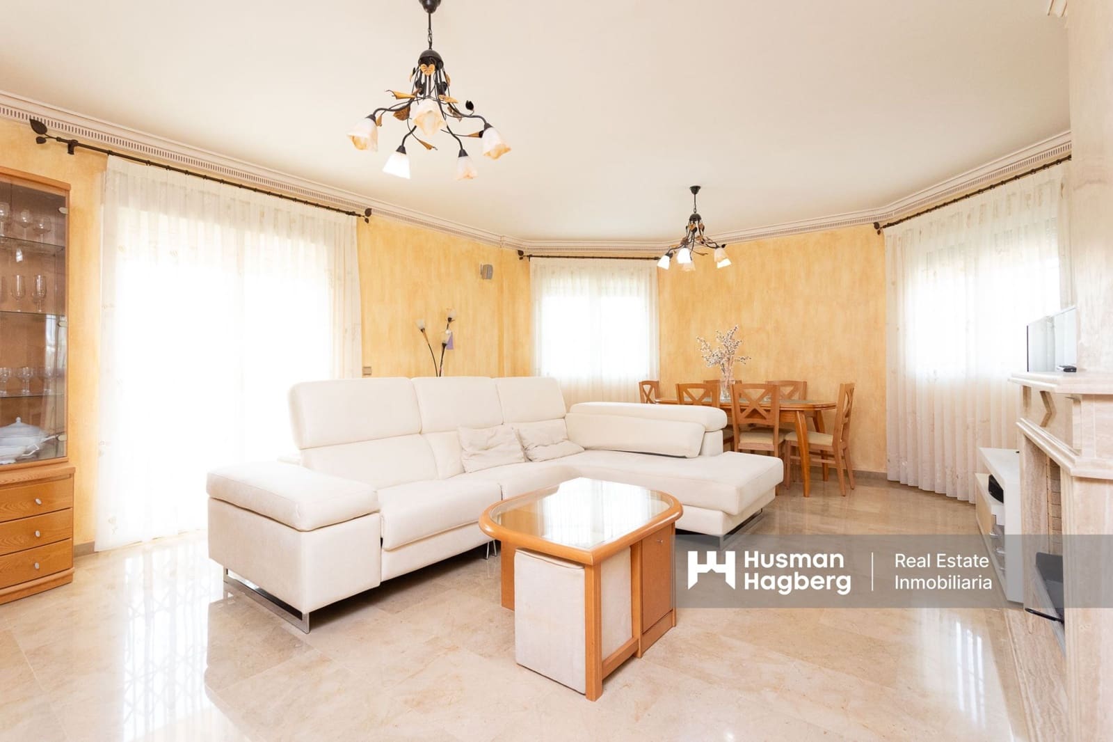 4 bedroom Villa for sale in Bigastro with pool - € 499,000 (Ref: 9849840)