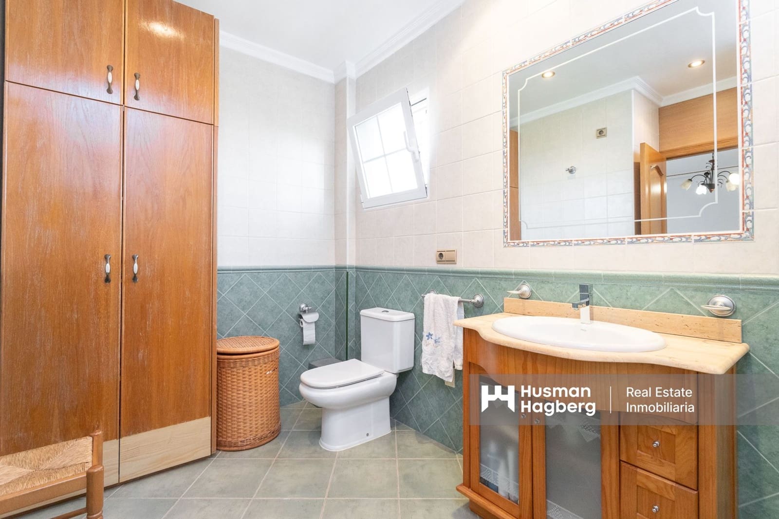4 bedroom Villa for sale in Bigastro with pool - € 499,000 (Ref: 9849840)