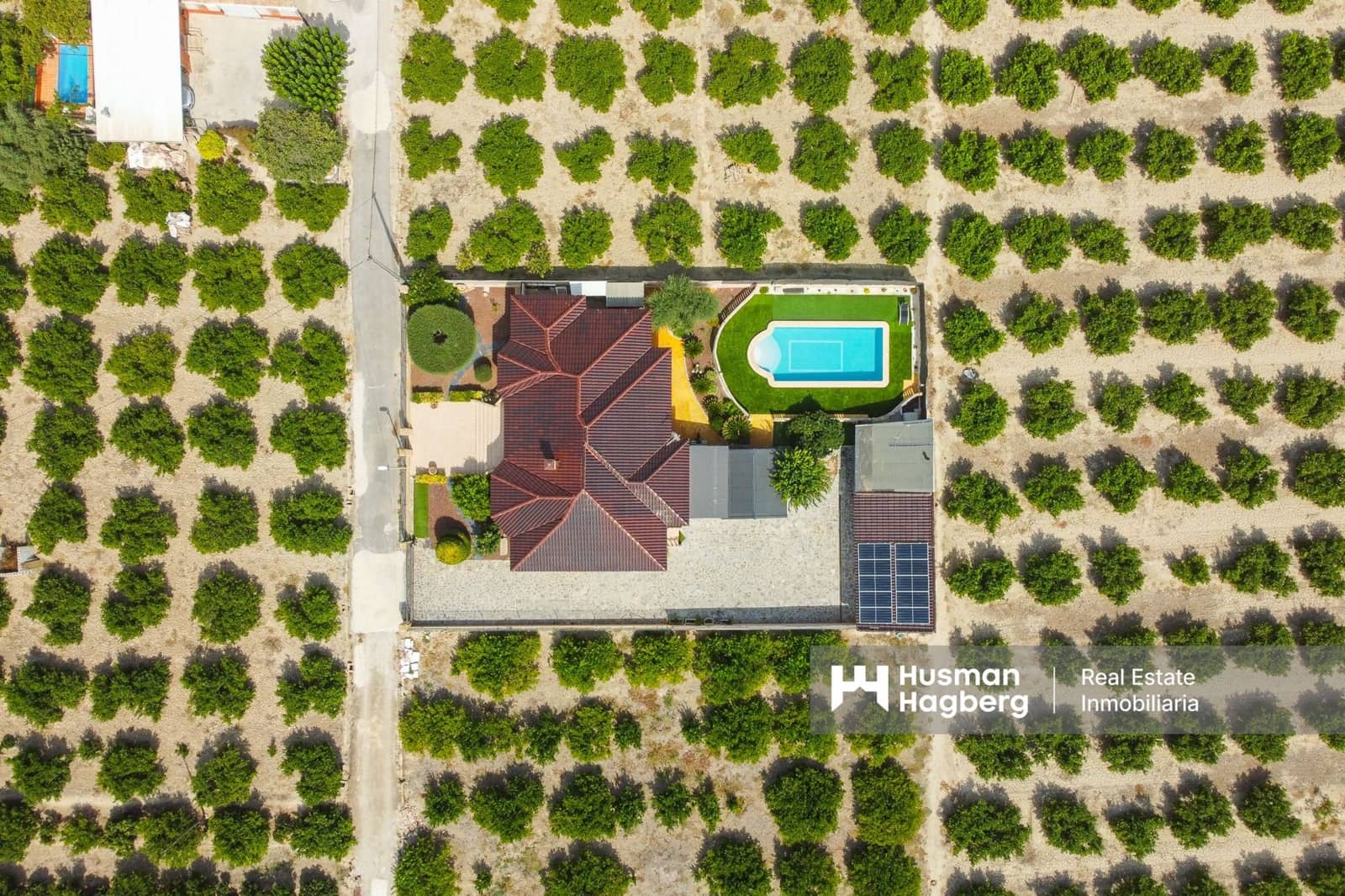 4 bedroom Villa for sale in Bigastro with pool - € 499,000 (Ref: 9849840)