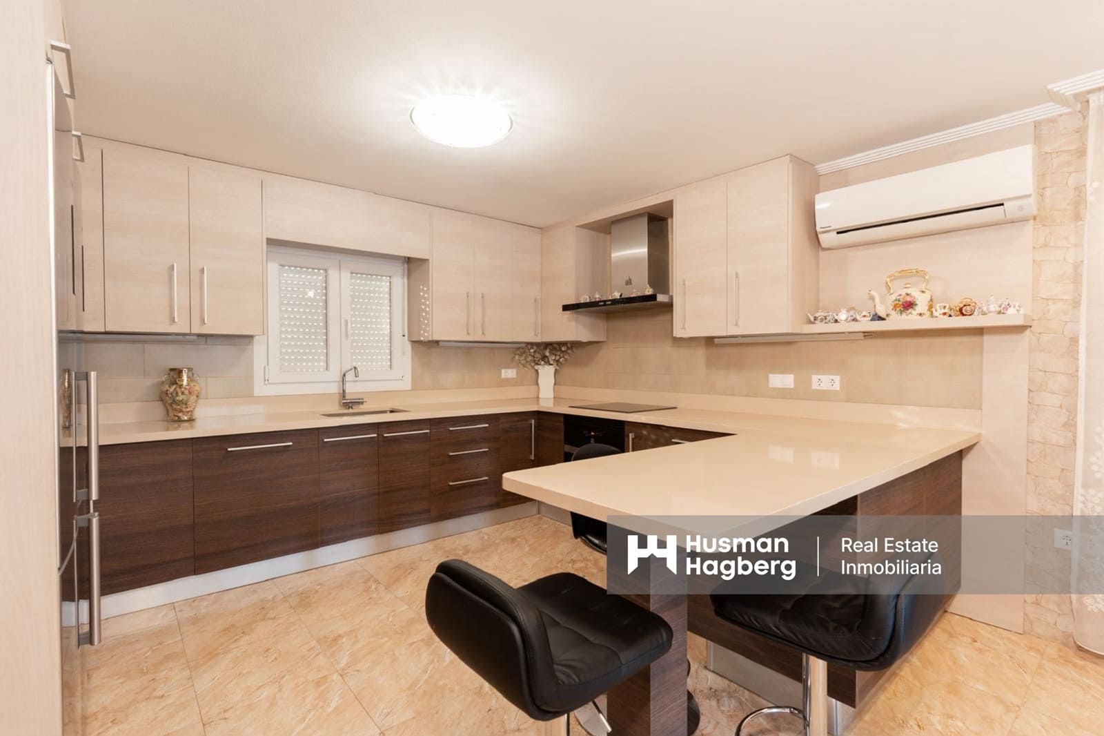 7 makuuhuone Huvila myytävänä paikassa Los Altos mukana uima-altaan - 930 000 € (Ref: 9849841)