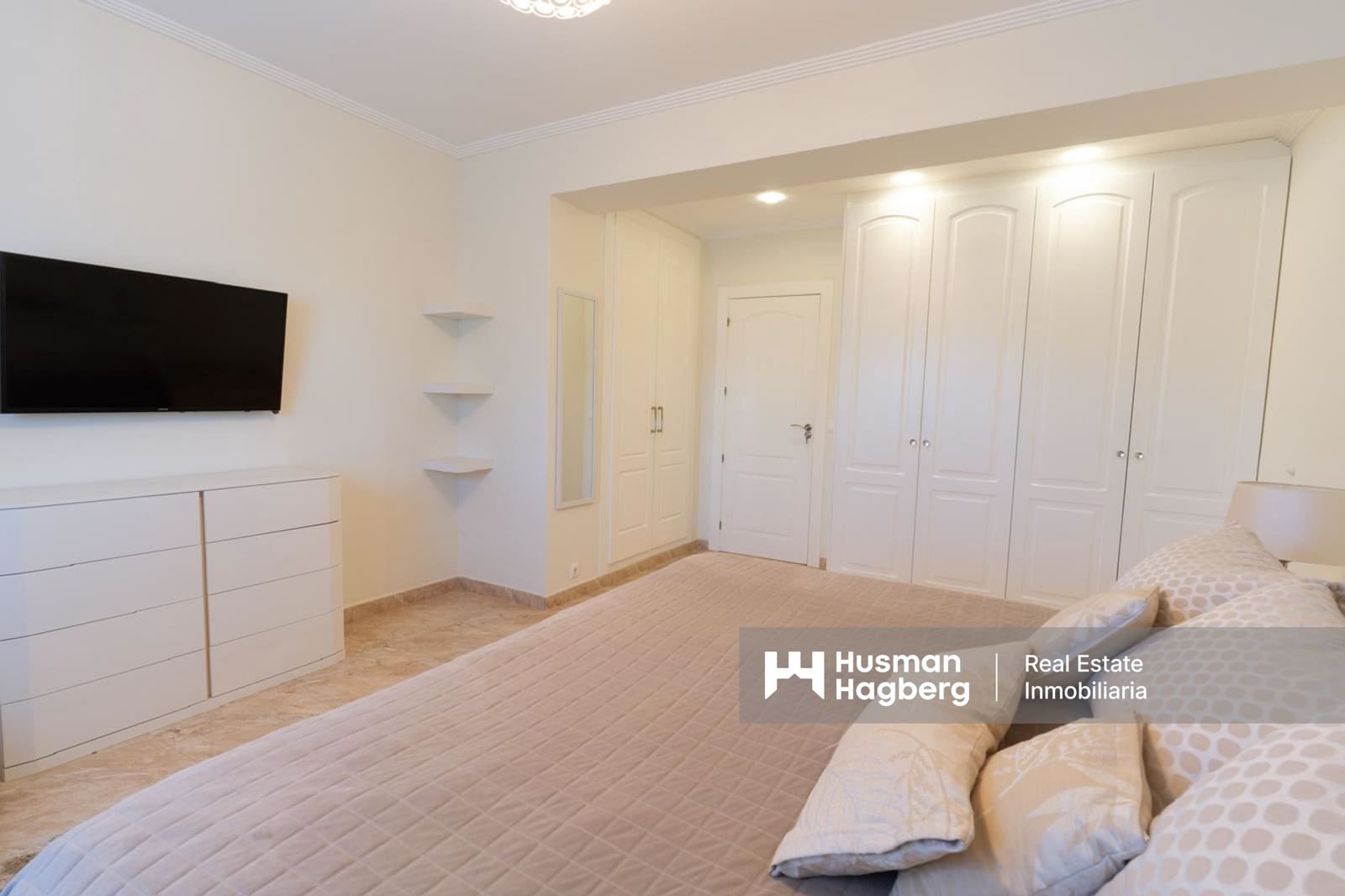 7 makuuhuone Huvila myytävänä paikassa Los Altos mukana uima-altaan - 930 000 € (Ref: 9849841)