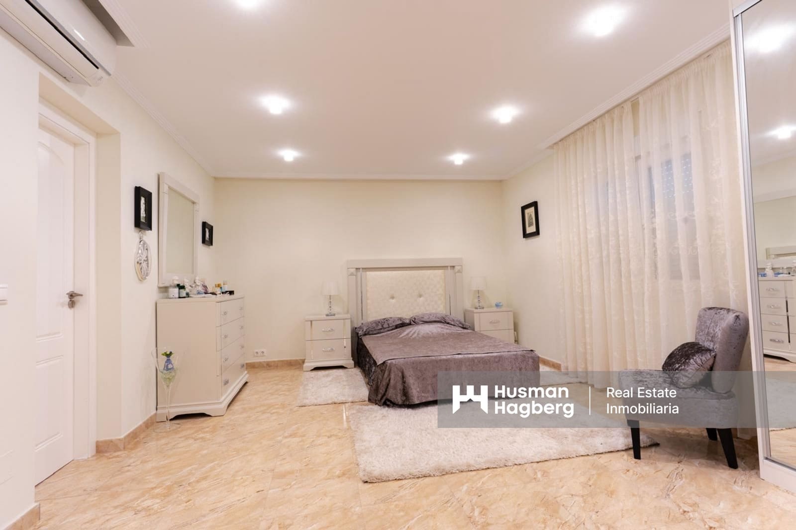 7 makuuhuone Huvila myytävänä paikassa Los Altos mukana uima-altaan - 930 000 € (Ref: 9849841)