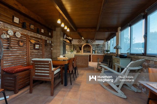 7 makuuhuone Huvila myytävänä paikassa Los Altos mukana uima-altaan - 930 000 € (Ref: 9849841)