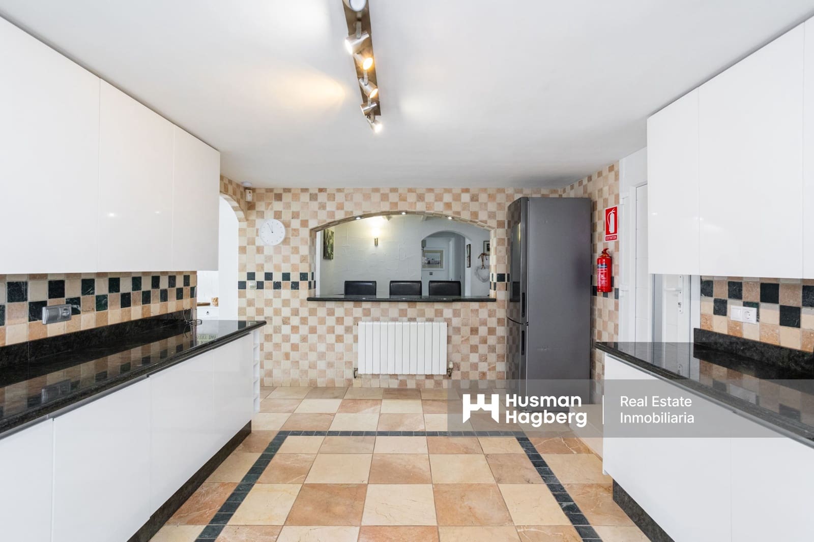 8 Zimmer Villa zu verkaufen in Campoamor mit Pool - 1.350.000 € (Ref: 9849842)