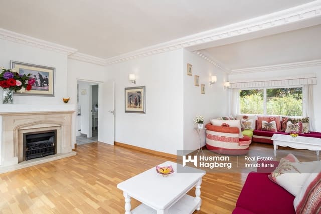 8 Zimmer Villa zu verkaufen in Campoamor, Orihuela mit Pool - 1.350.000 € (Ref: 9849842)