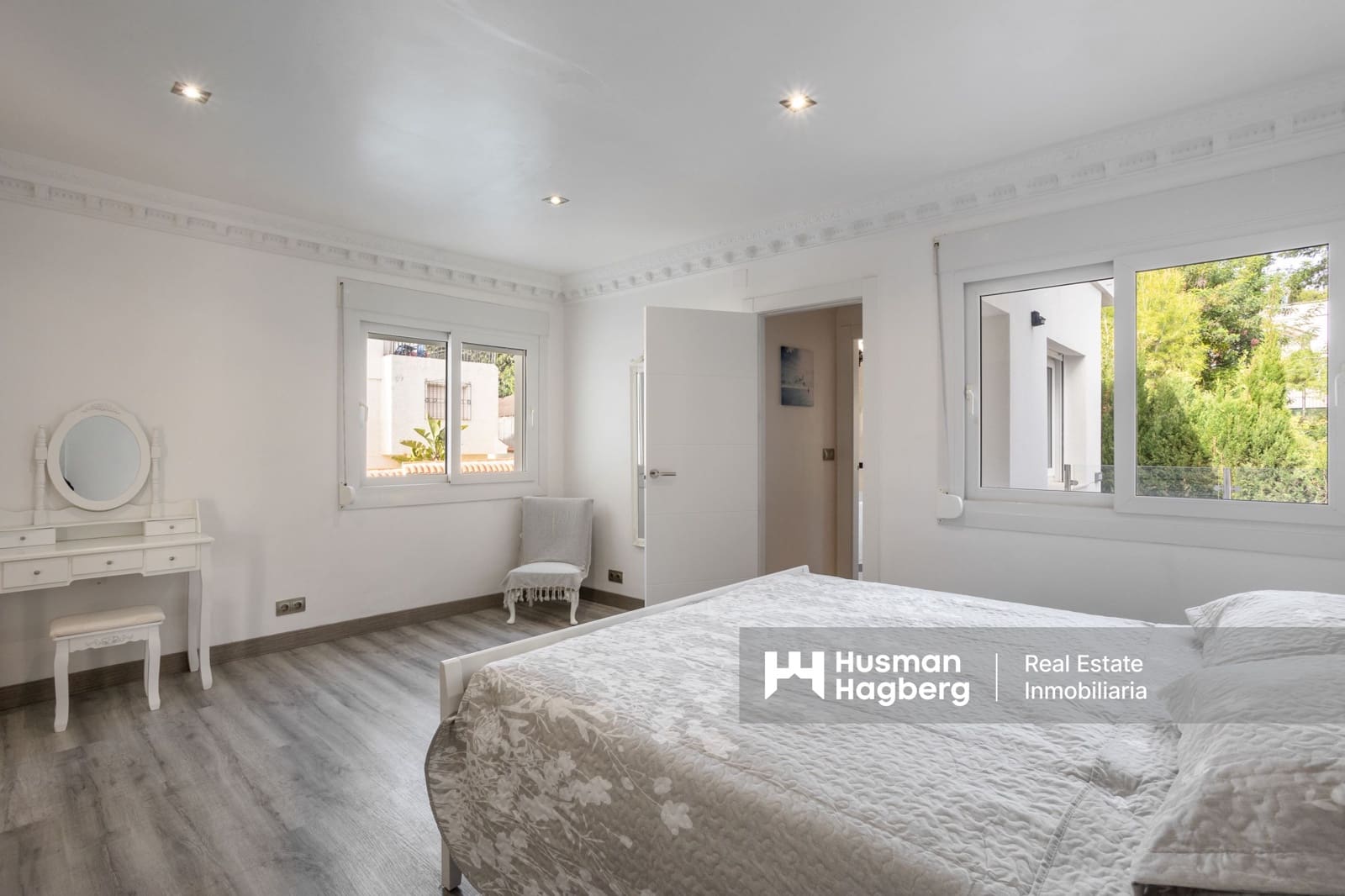 8 Zimmer Villa zu verkaufen in Campoamor mit Pool - 1.350.000 € (Ref: 9849842)