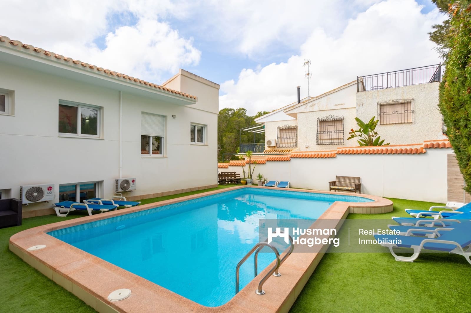 8 Zimmer Villa zu verkaufen in Campoamor mit Pool - 1.350.000 € (Ref: 9849842)