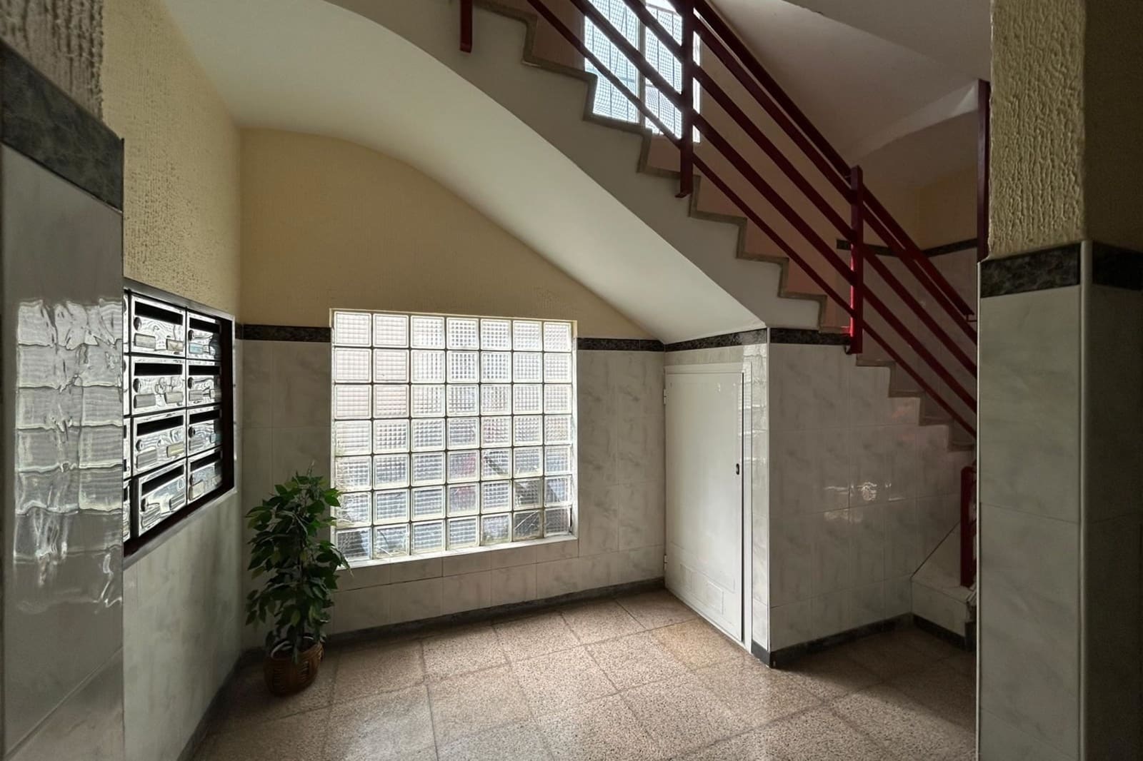 3 soveværelse Lejlighed til salg i Alicante by - € 175.000 (Ref: 9854504)