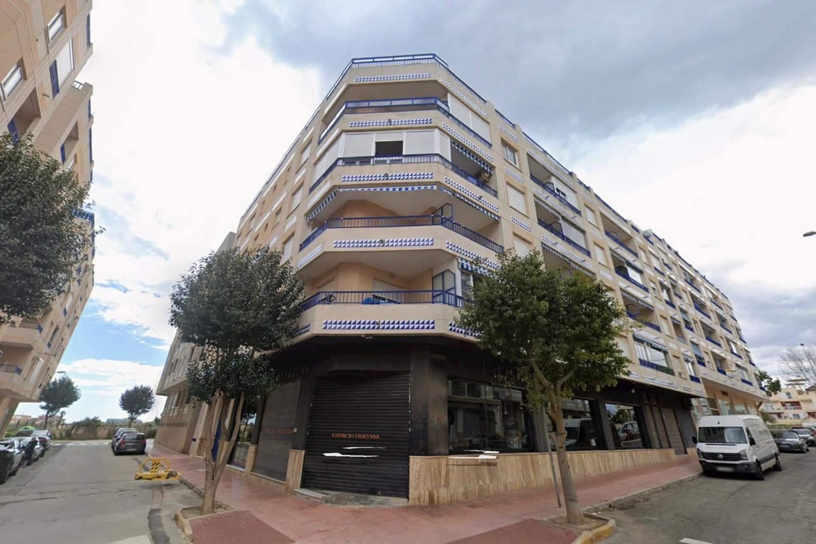 2 bedroom Apartment for sale in Guardamar del Segura - € 180,000 (Ref: 9866043)