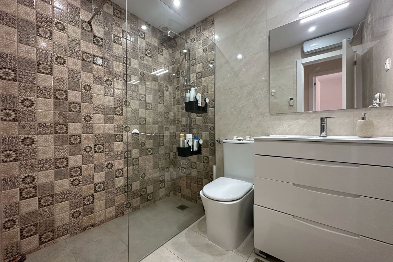2 chambre Maison de Ville à vendre à Villamartin avec piscine - 229 900 € (Ref: 9867441)