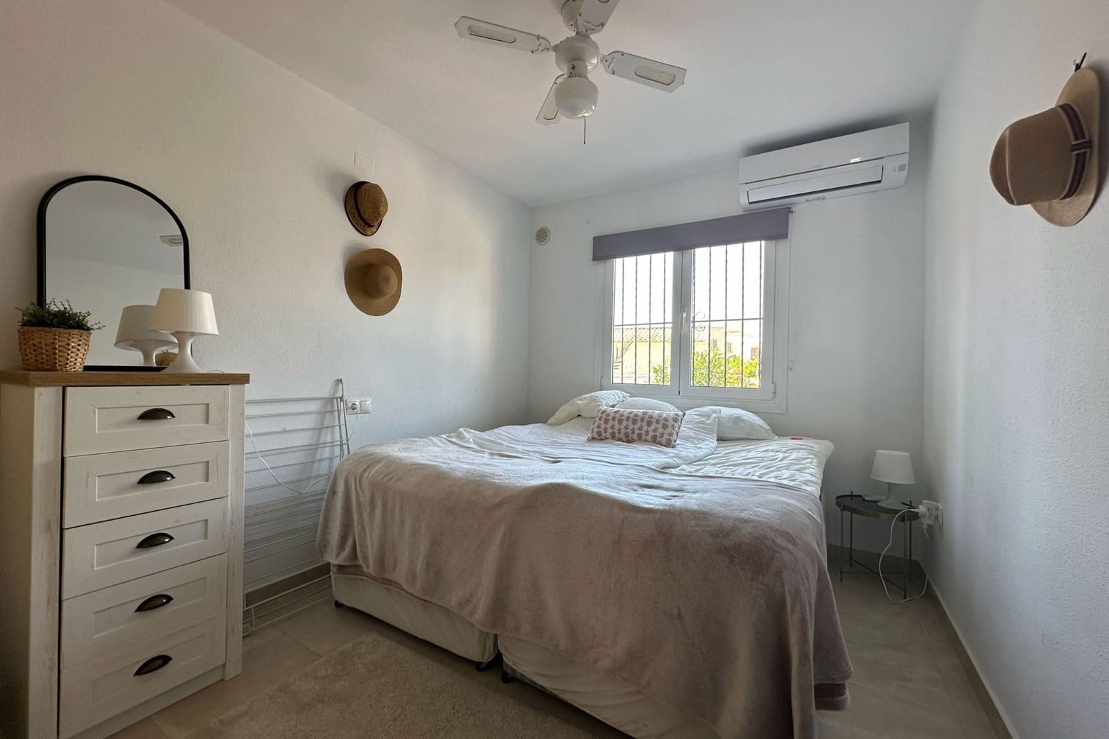 2 chambre Maison de Ville à vendre à Villamartin avec piscine - 229 900 € (Ref: 9867441)