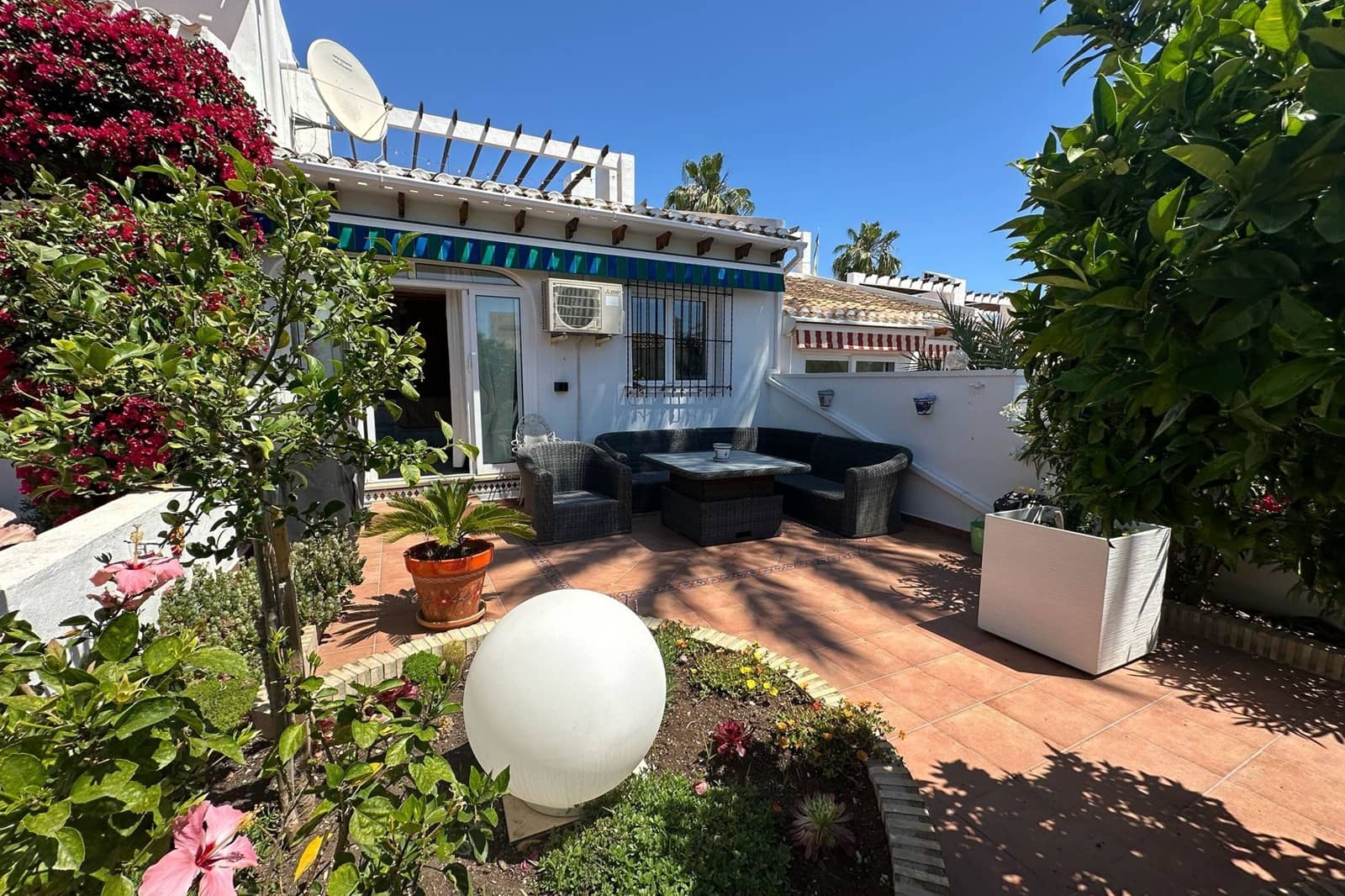 2 chambre Maison de Ville à vendre à Villamartin avec piscine - 229 900 € (Ref: 9867441)