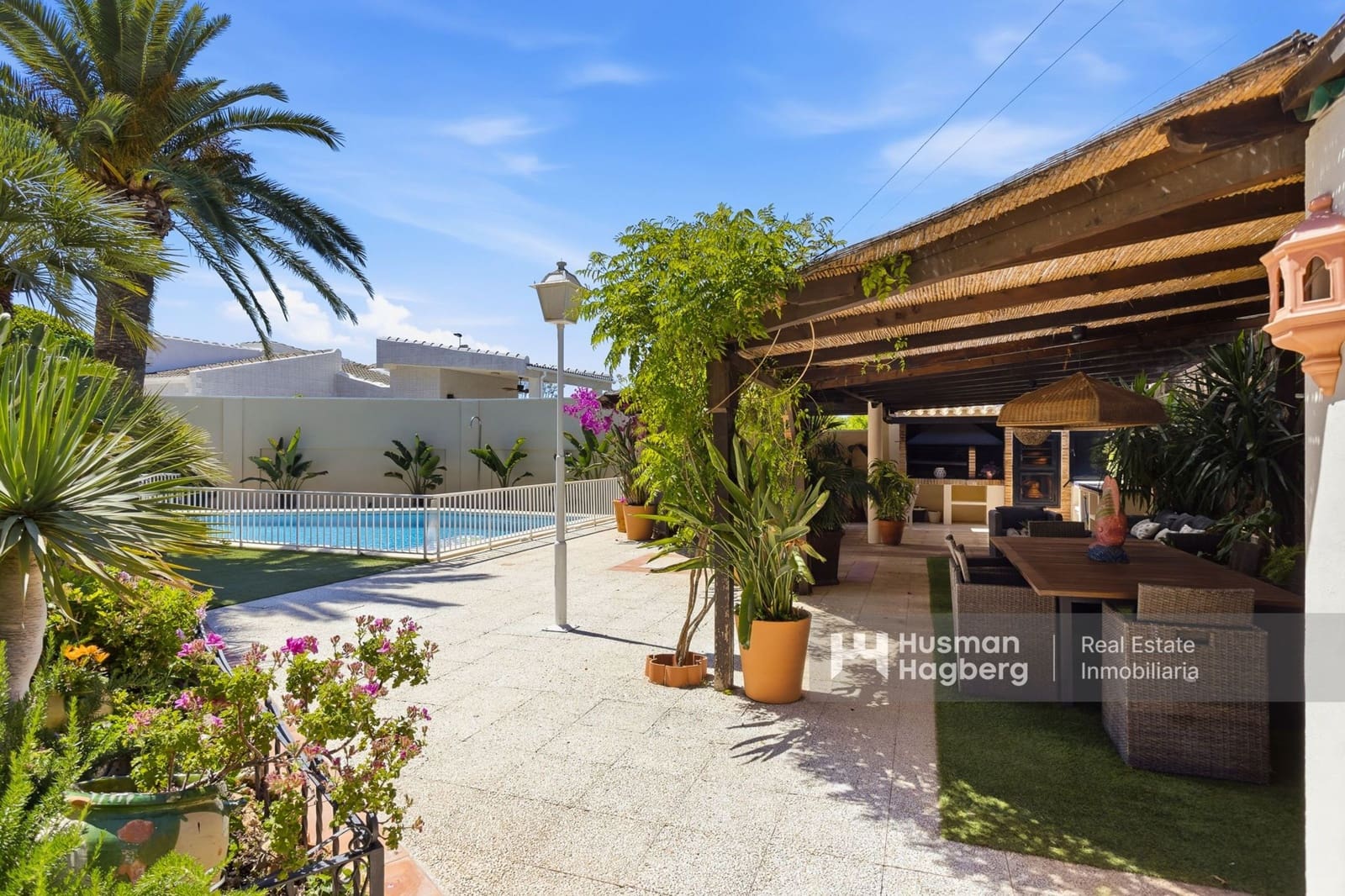 5 Zimmer Villa zu verkaufen in Aguas Nuevas mit Pool - 1.650.000 € (Ref: 9875313)