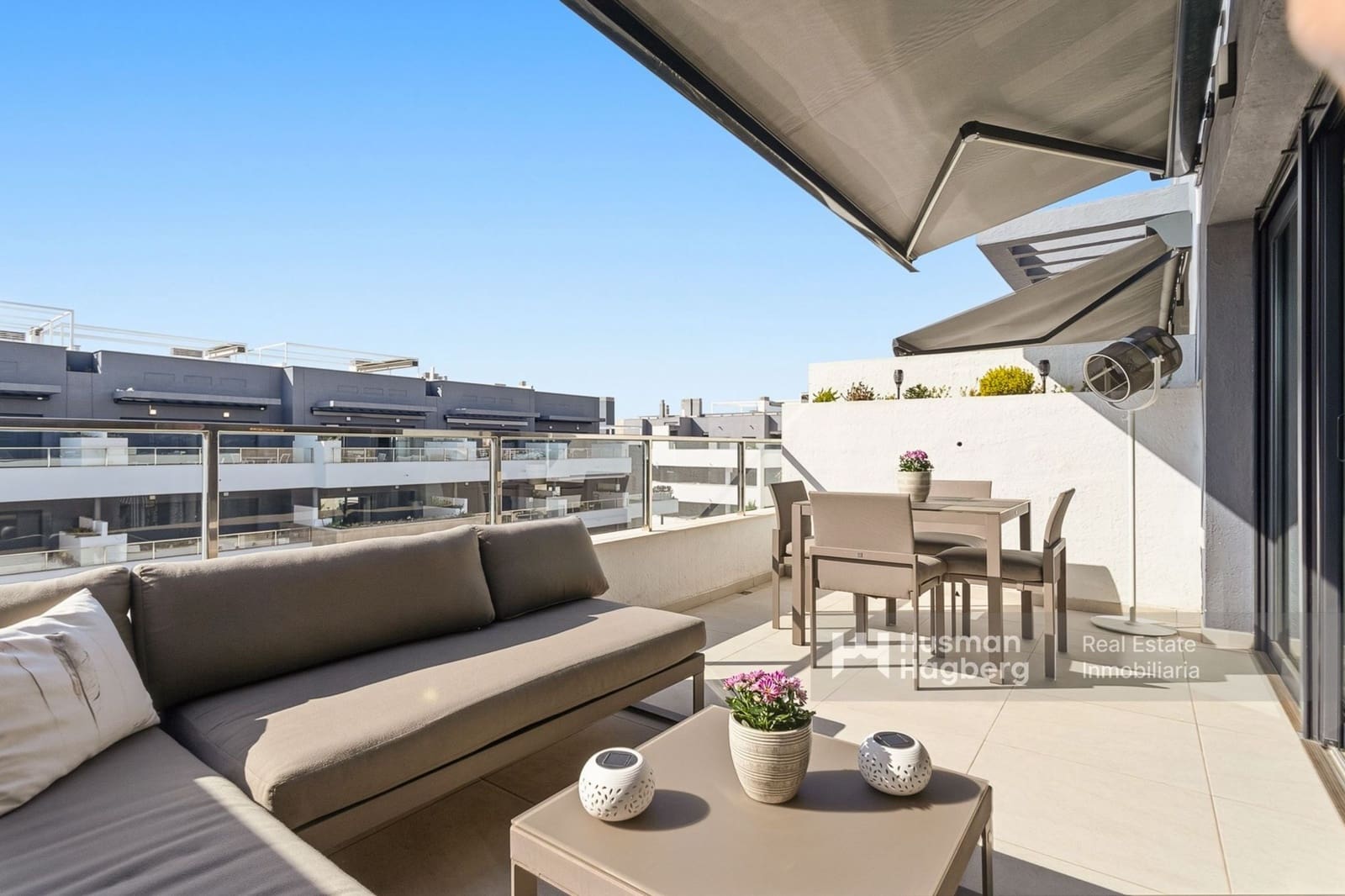 2 soveværelse Lejlighed til salg i Playa Flamenca med swimmingpool - € 499.900 (Ref: 9879872)