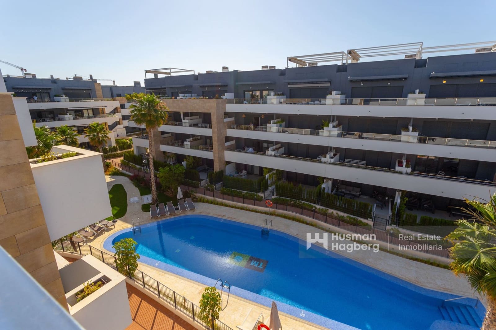 2 soveværelse Lejlighed til salg i Playa Flamenca med swimmingpool - € 499.900 (Ref: 9879872)