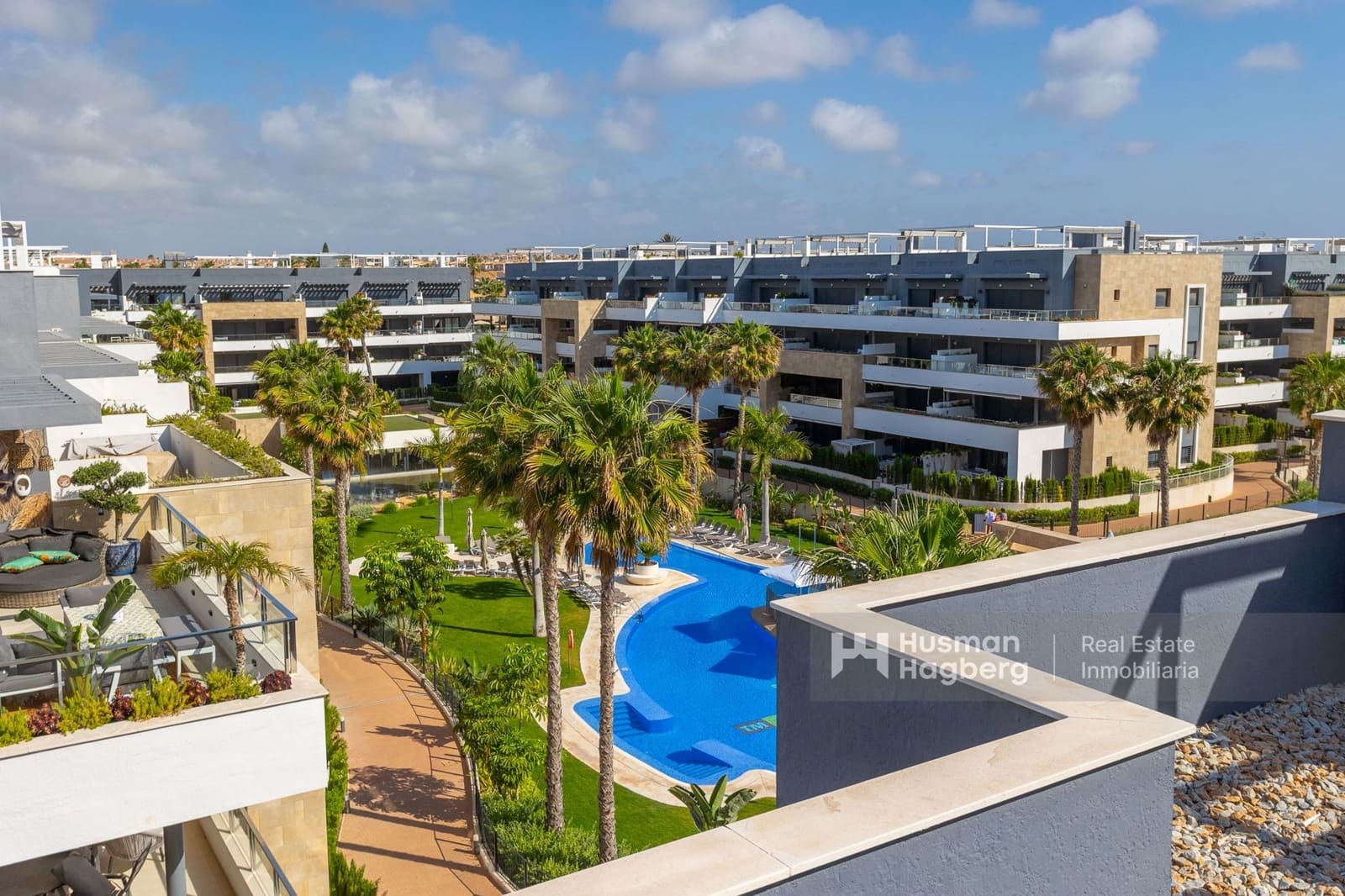 2 soveværelse Lejlighed til salg i Playa Flamenca med swimmingpool - € 499.900 (Ref: 9879872)