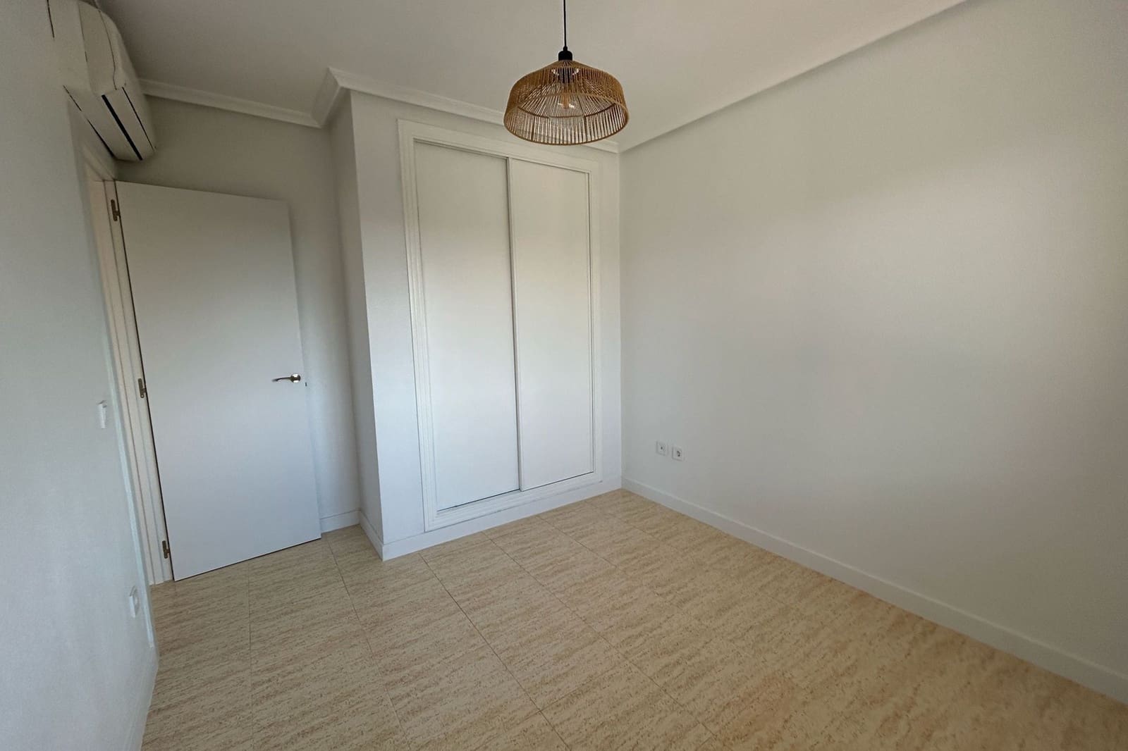 Casa de 3 habitaciones en Pilar de la Horadada en venta con piscina - 299.999 € (Ref: 9895364)