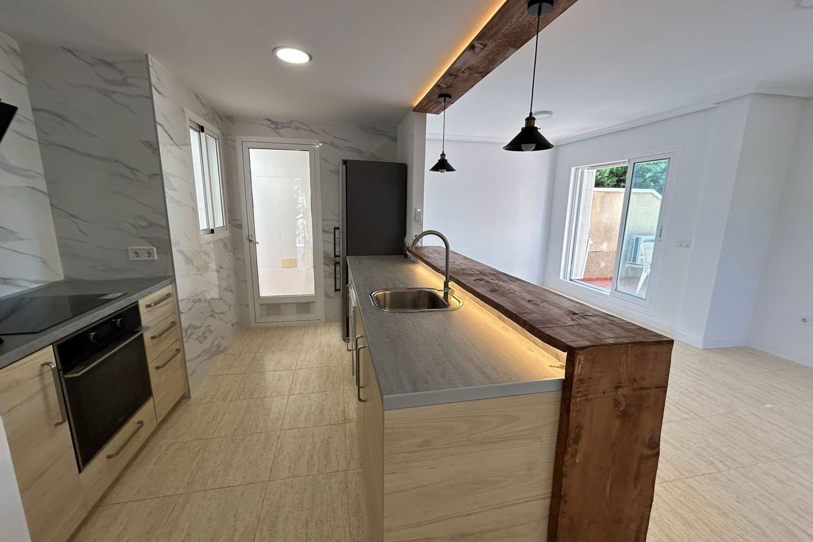 Casa de 3 habitaciones en Pilar de la Horadada en venta con piscina - 299.999 € (Ref: 9895364)