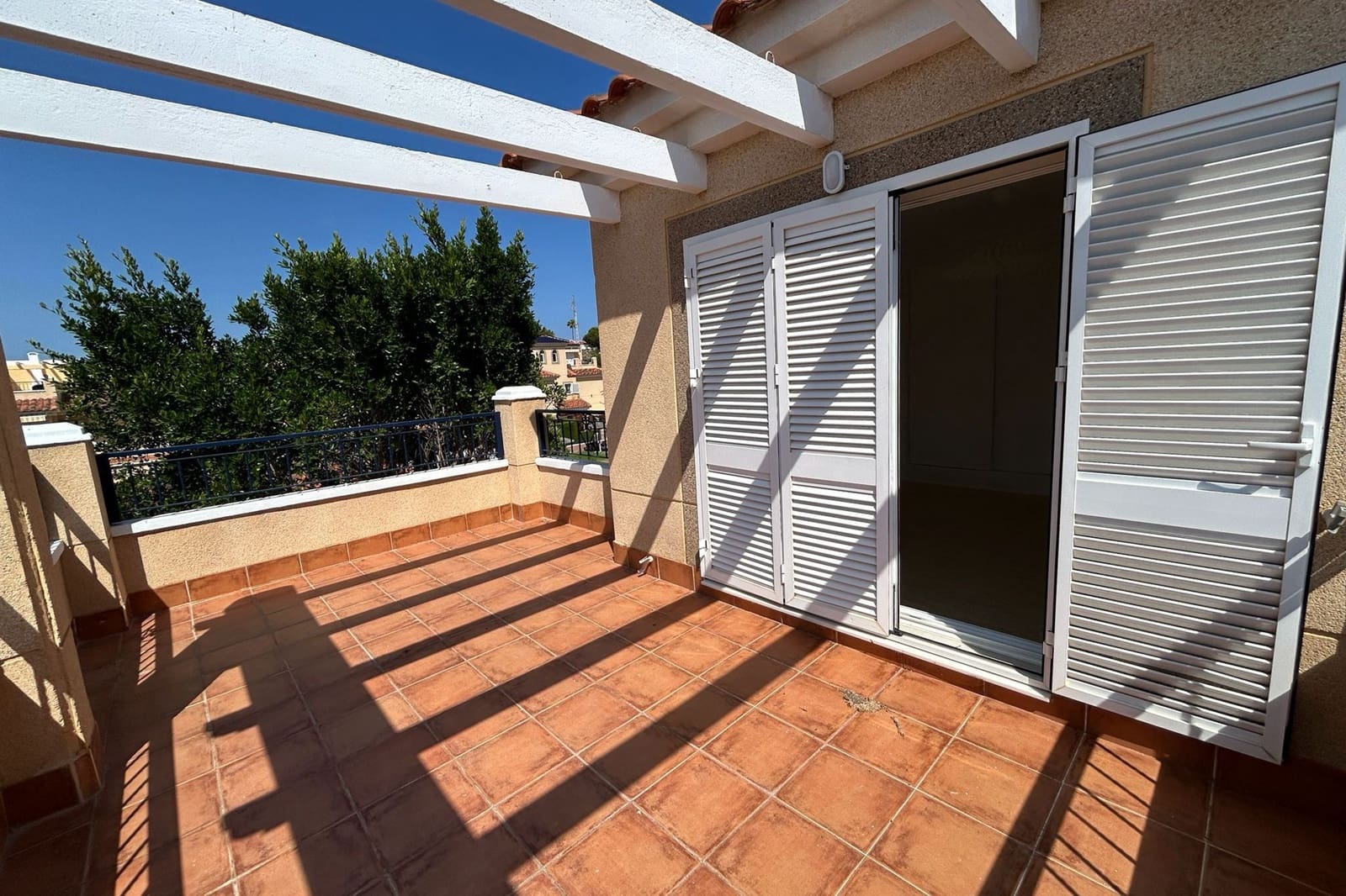 Casa de 3 habitaciones en Pilar de la Horadada en venta con piscina - 299.999 € (Ref: 9895364)