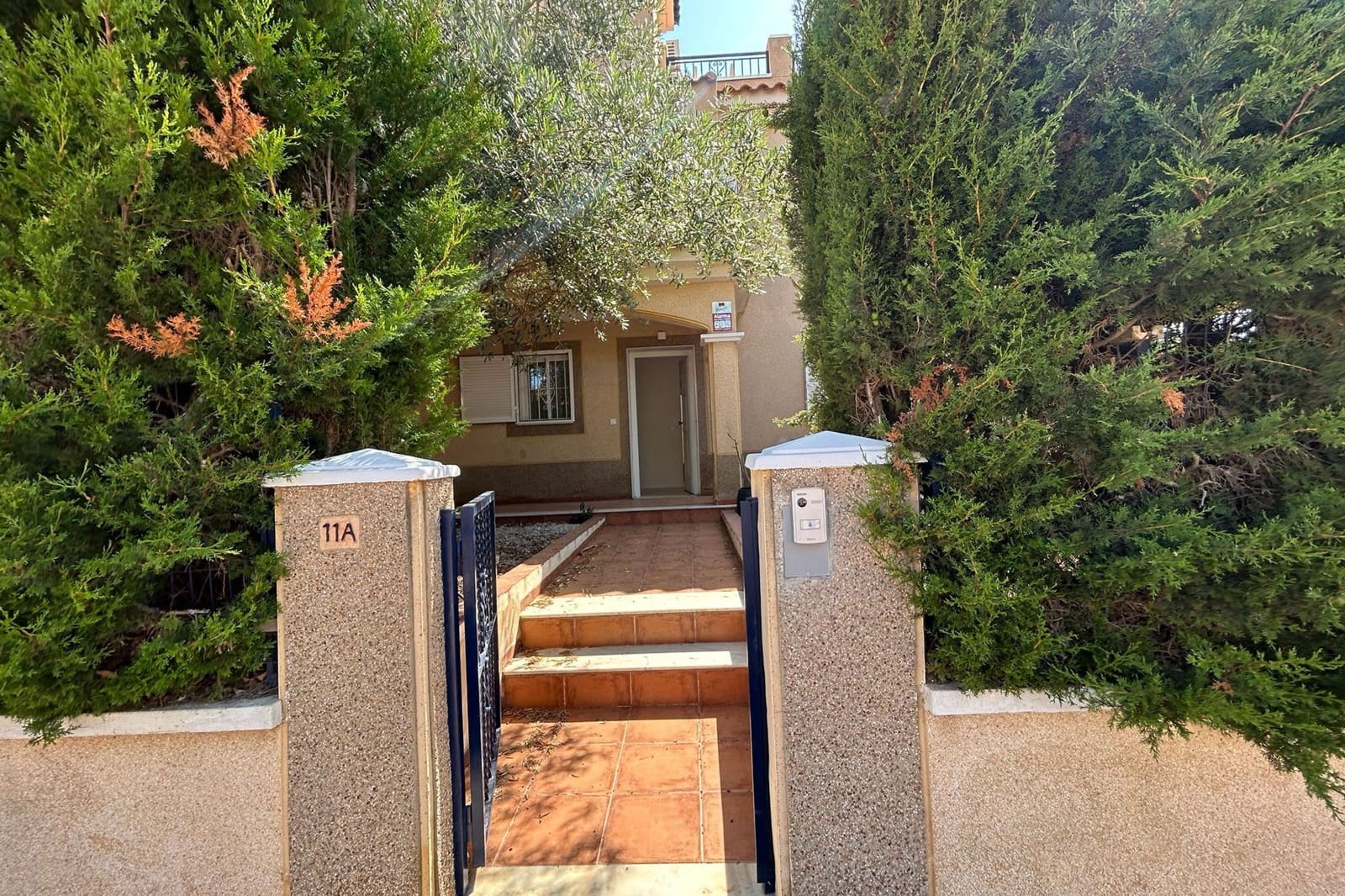 Casa de 3 habitaciones en Pilar de la Horadada en venta con piscina - 299.999 € (Ref: 9895364)