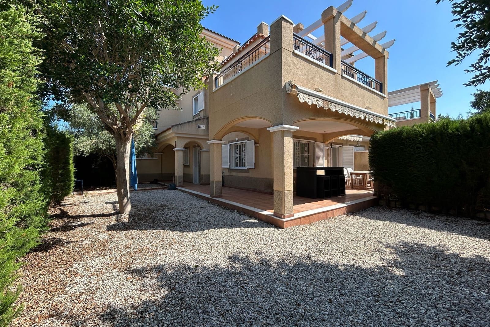 Casa de 3 habitaciones en Pilar de la Horadada en venta con piscina - 299.999 € (Ref: 9895364)