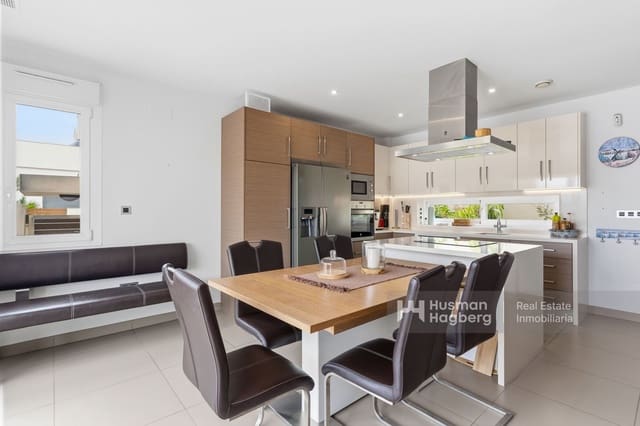 6 quarto Moradia para venda em Aguas Nuevas, Torrevieja com piscina - 795 000 € (Ref: 9900021)