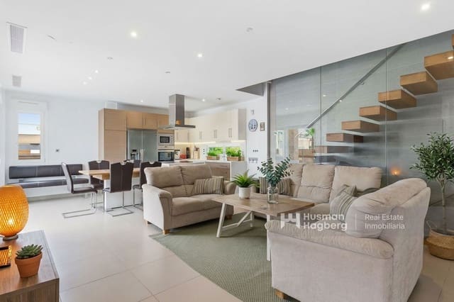 6 quarto Moradia para venda em Aguas Nuevas, Torrevieja com piscina - 795 000 € (Ref: 9900021)