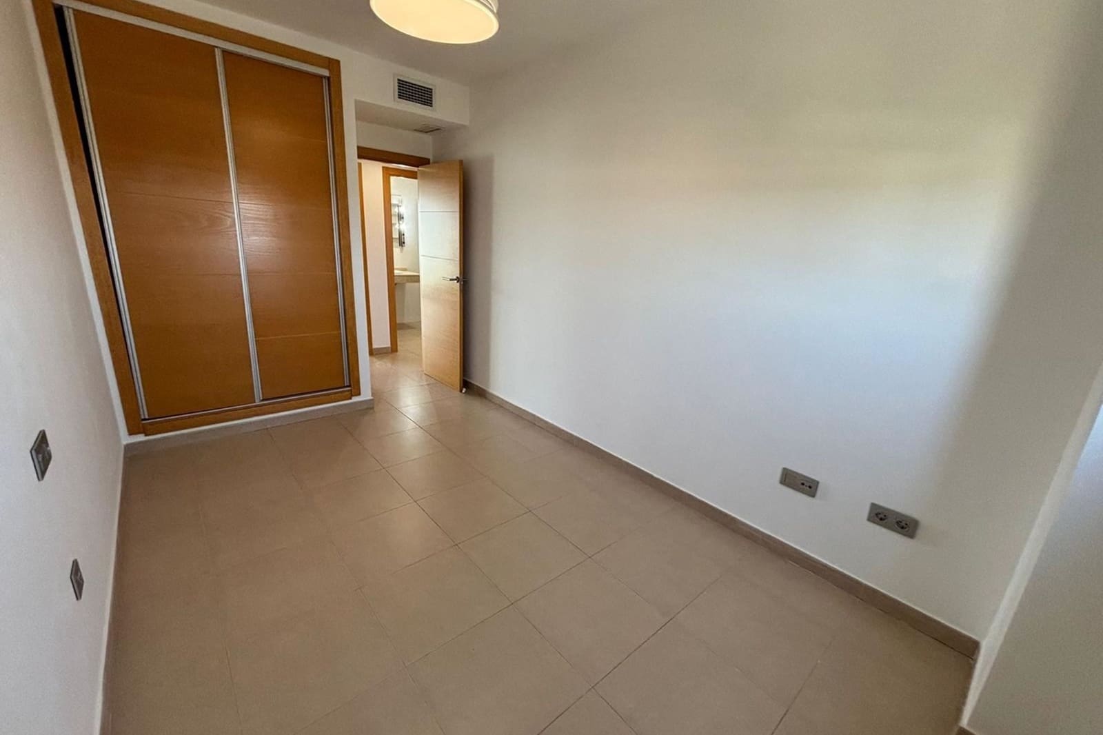 2 sypialnia Apartament na sprzedaż w Playa de San Juan z basenem - 624 000 € (Ref: 9914570)
