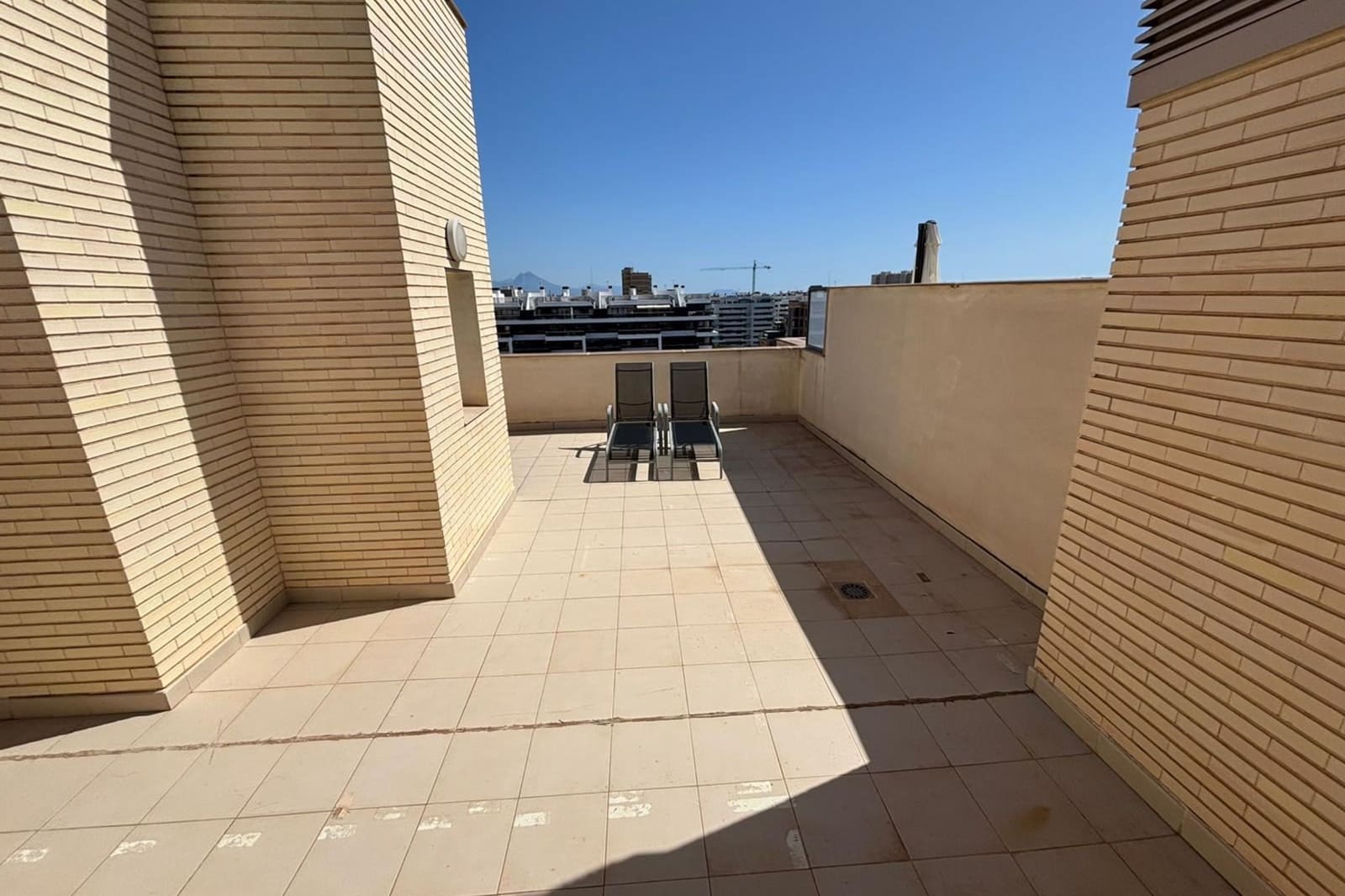 2 sypialnia Apartament na sprzedaż w Playa de San Juan z basenem - 624 000 € (Ref: 9914570)