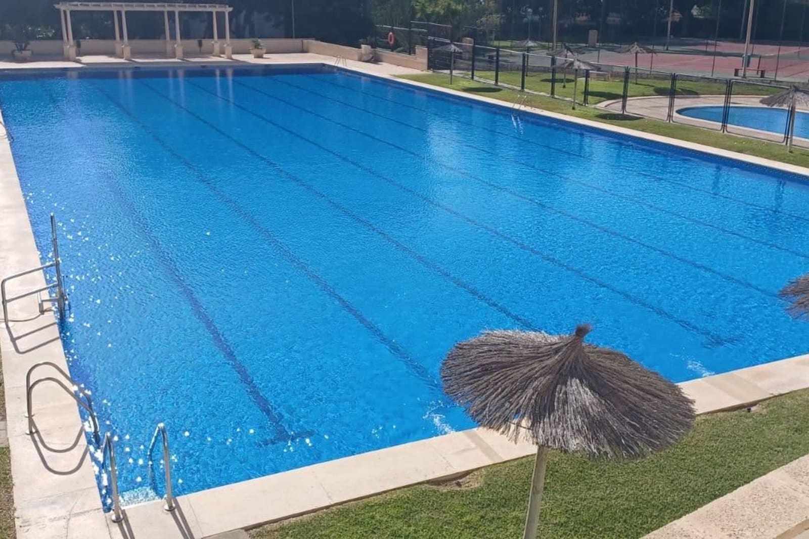 4 Zimmer Apartment zu verkaufen in Playa de San Juan mit Pool - 560.000 € (Ref: 9914571)