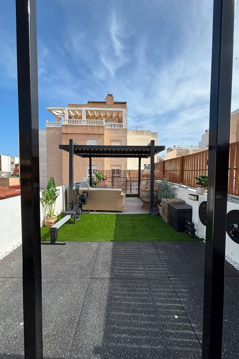 4 bedroom Townhouse for sale in Torrevieja - € 359,000 (Ref: 9918986)
