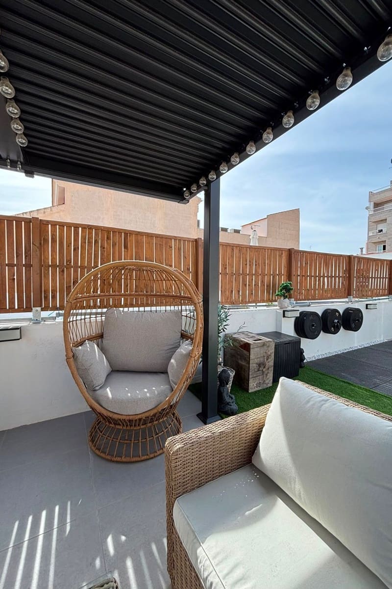 4 bedroom Townhouse for sale in Torrevieja - € 359,000 (Ref: 9918986)