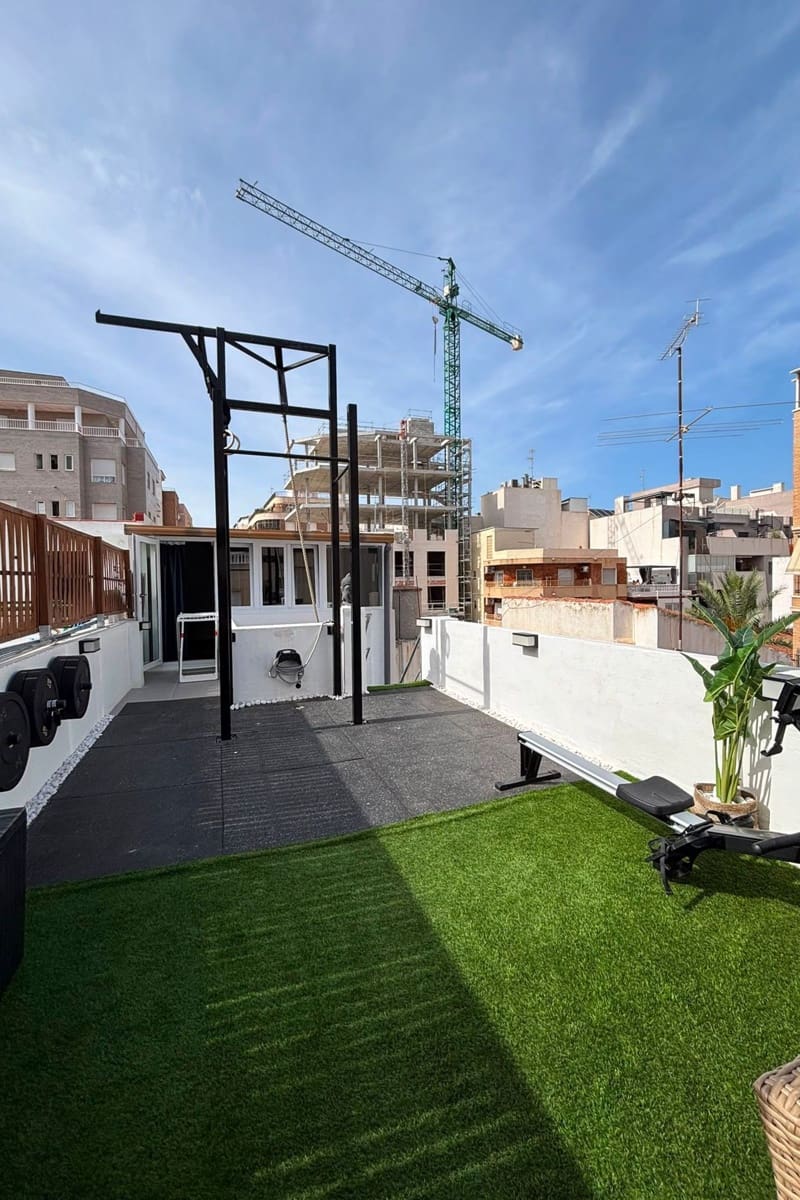 4 bedroom Townhouse for sale in Torrevieja - € 359,000 (Ref: 9918986)