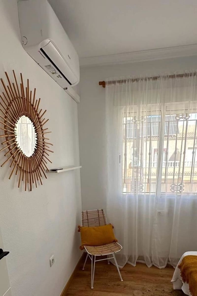 Casa de 3 habitaciones en Playa Flamenca en venta con piscina - 285.000 € (Ref: 9918987)