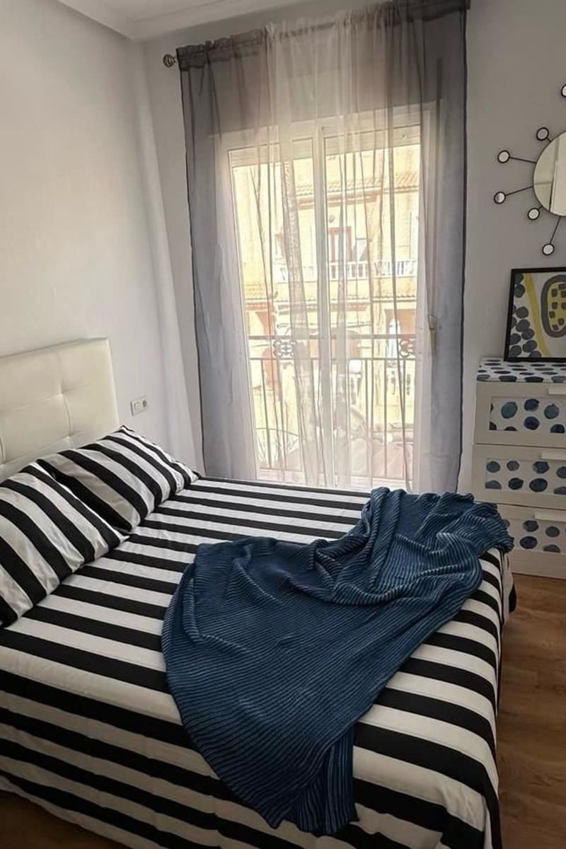 Casa de 3 habitaciones en Playa Flamenca en venta con piscina - 285.000 € (Ref: 9918987)