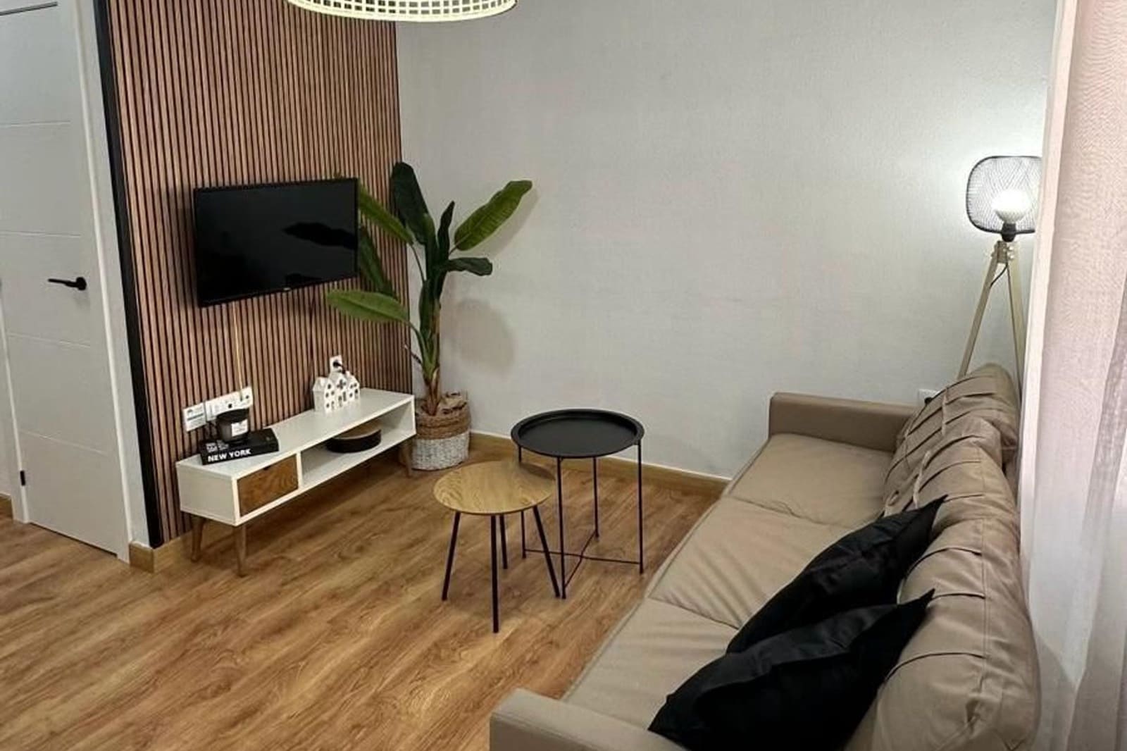 Casa de 3 habitaciones en Playa Flamenca en venta con piscina - 285.000 € (Ref: 9918987)